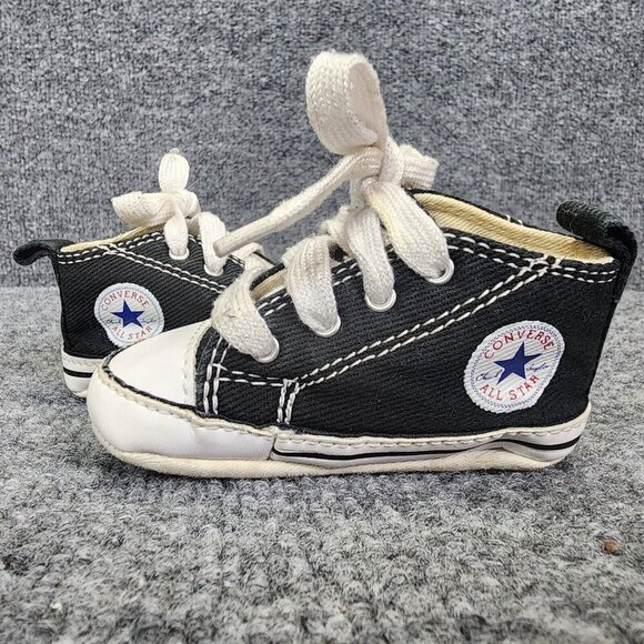 CONVERSE NEWBORN CRIB BOOTIES BLACK 8J231 FIRST ALL STAR BABY SHOES SZ 2 - Picture 1 of 9